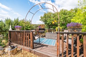 Decking Area- click for photo gallery